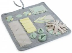 Beeztees Puppy Snuffelmat Doeka Hondenspeelgoed 50 X 45 X 2 Cm Multi Color -Dierenwinkel beeztees puppy doeka snuffelmat grijs 50 x 45 cm 83303